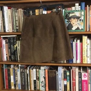 Supple brown suede mini circa 90s